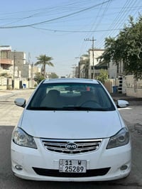 للبيع بي واي دي رقم بغداد انكليزي ٢٠١٤ الجديد سياره جاهزه مابيه اي نقص...