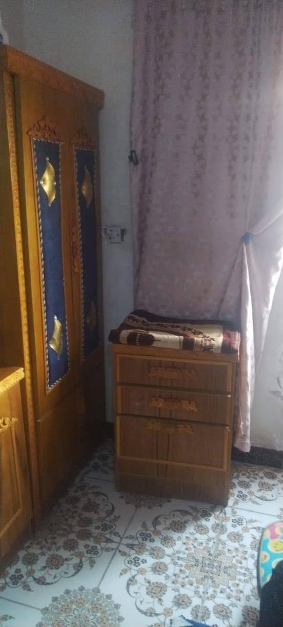 سلام عليكم غرفت نوم للبيع صاج بعدهة جديده احله من الصور السعر 850الف وبيهة مجال المكان قريت امام غربي رقم صاحب الغرفه   ***********ِ
