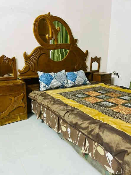 توجد غرفه نوم السعر ٥٠٠ بيها مجال وعنوان طارميه الاستفسار ***********
