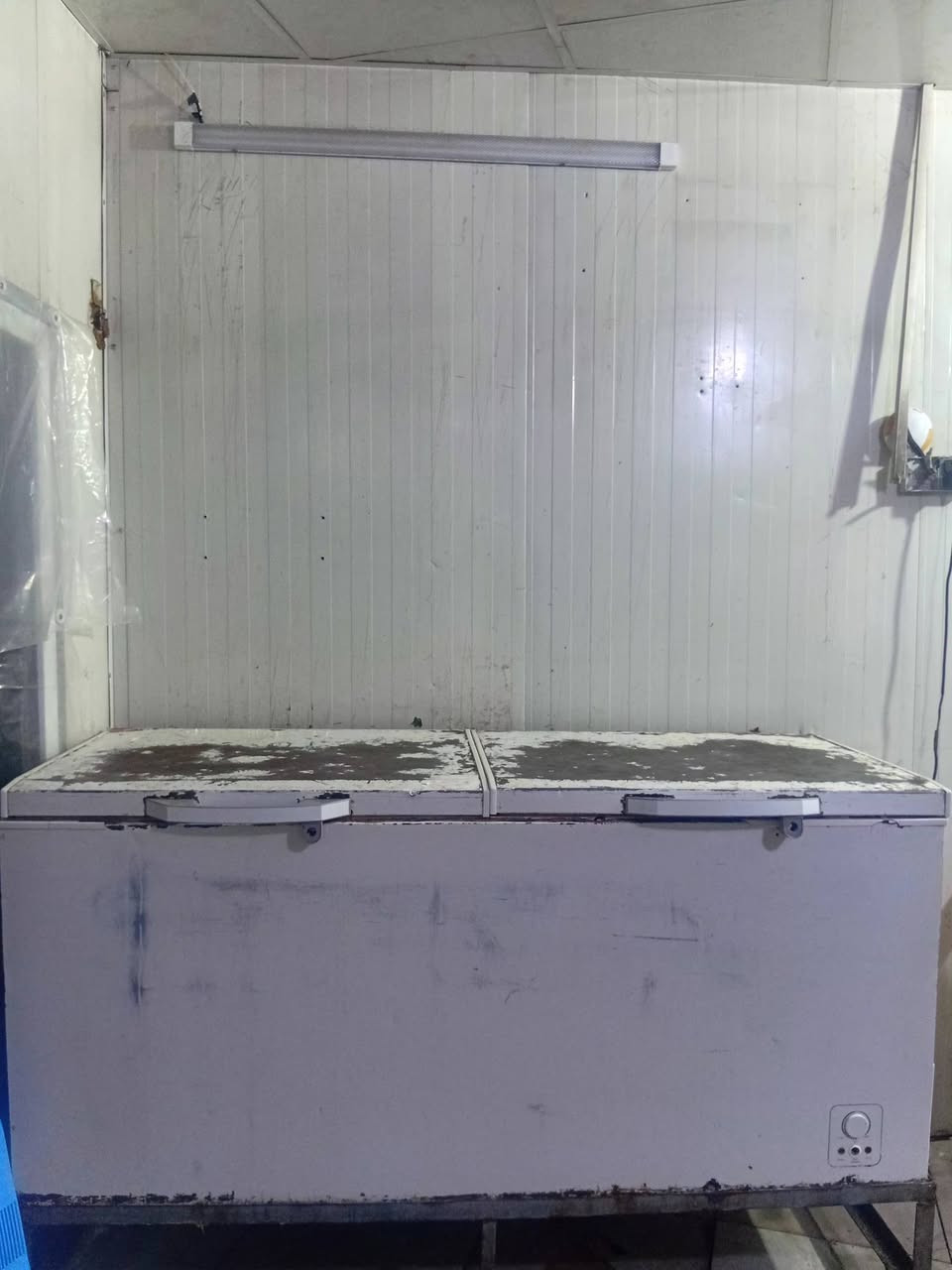 سلام عليكم مجمدات شغالات عداد ٣ و عارضه عاموديه مال تفريغه مطعم مكان بغداد الاعضمية اسفسار ***********
