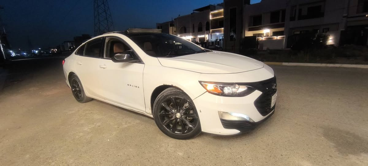 ماليبو موديل ٢٠٢١ 
مكينة ١٥٠٠ تيربو 
فئة Lt فول مواصفات بانورما 
شادلها كير مكينة جديد مكفول زيرو 
رقم بغداد معوقين باقيلها ٦ اشهر تصير حره  
اسويلك وكاله عامه مطلقه وصاحبها بالبياع 
سعر مناسب بيع مستعجل 115  بيها نقص تبريد وصدر فقط ضربتها مال وارد جاملغ عكس السايق بدون دواخل غير متواجد عالفيس للتواصل ***********
