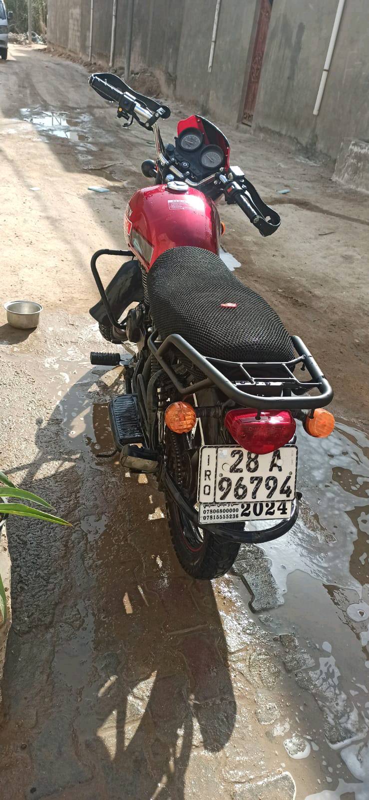 دراجة دايون للبيع 
موديل ٢٠٢٣ الدراجه بيها نقص صفاح وصينيه مال زنجيل  مبدل بيها تانكي ودبلات و مبدل بيها ماكنيت او كلجات رقمها نجف انكليزي مكينه مامفتوح مكفوله الدراجه من سرقه من غرامات من كلشيء. وبيها مجال للشراي