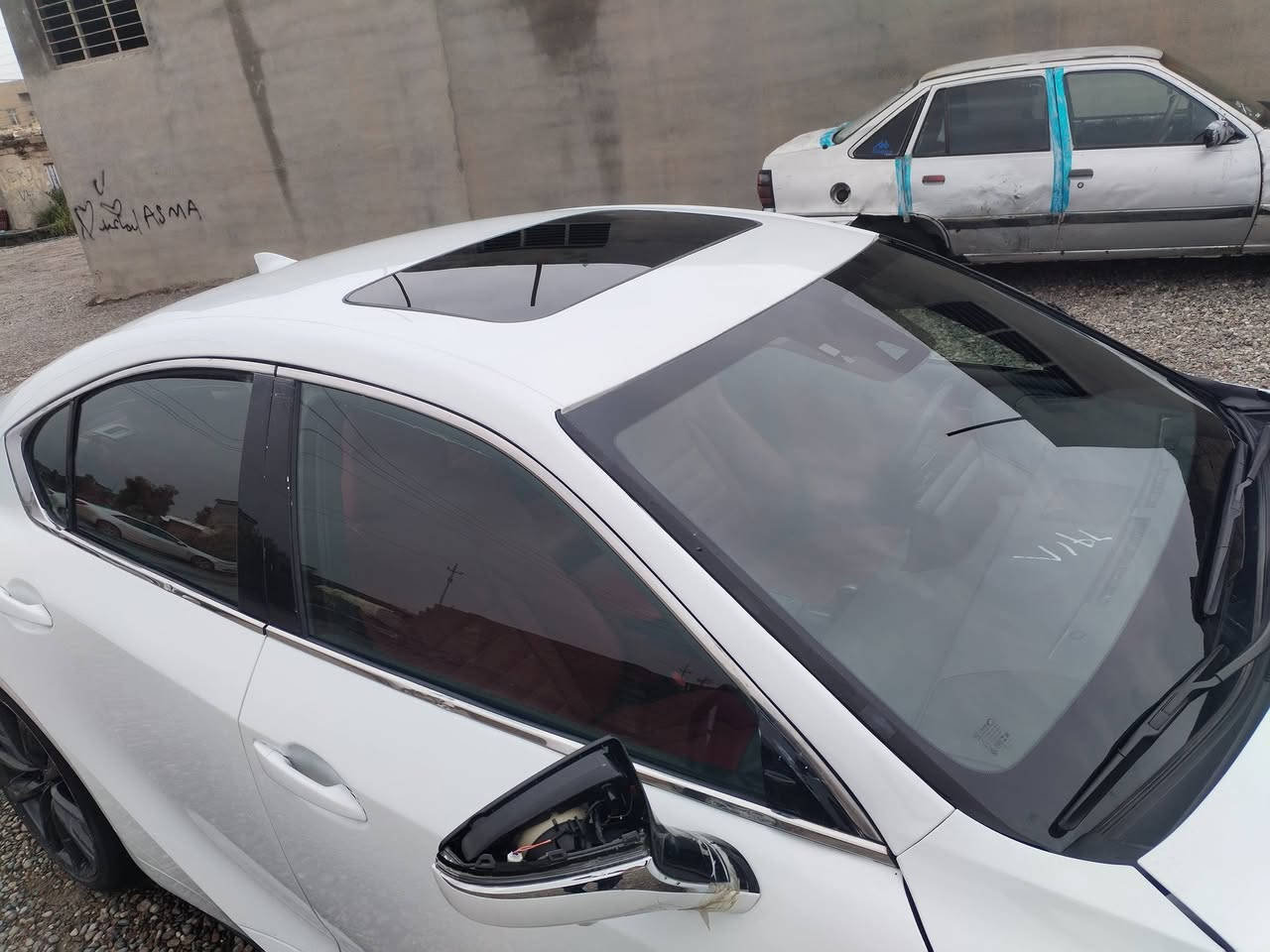 Lexus is 350 f sport
موديل 2023
فول مواصفات 
محرك ٦ سلندر كاردن
حره بأسمي تترقم جميع المحافظات
الضرر صبغ شبه عام بدون  دواخل وشواصي بل شرط
مي راديترات الشركه 
*********** واتساب فقط
مراوس حسب القناعه
السعر ٢٢٠ وبي مجال
