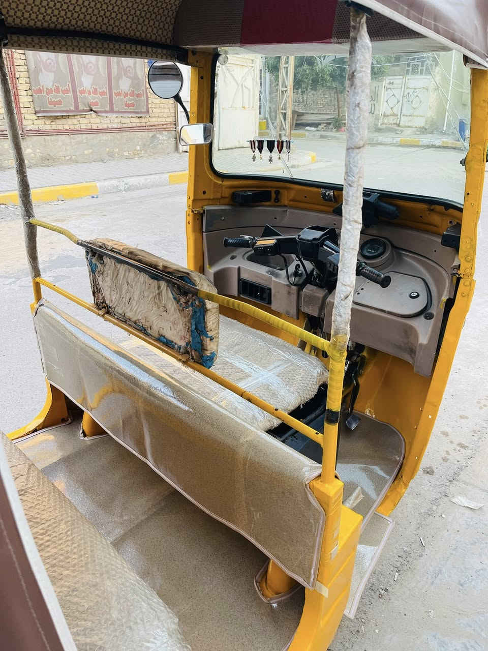 سلام عليكم تكتك للبيع 18 شهر 12 رقم وسنويه تكتك معمره ومصبوغه عام السعر 6 وبيها مجال المكان الحسينيه الراشديه 
***********
