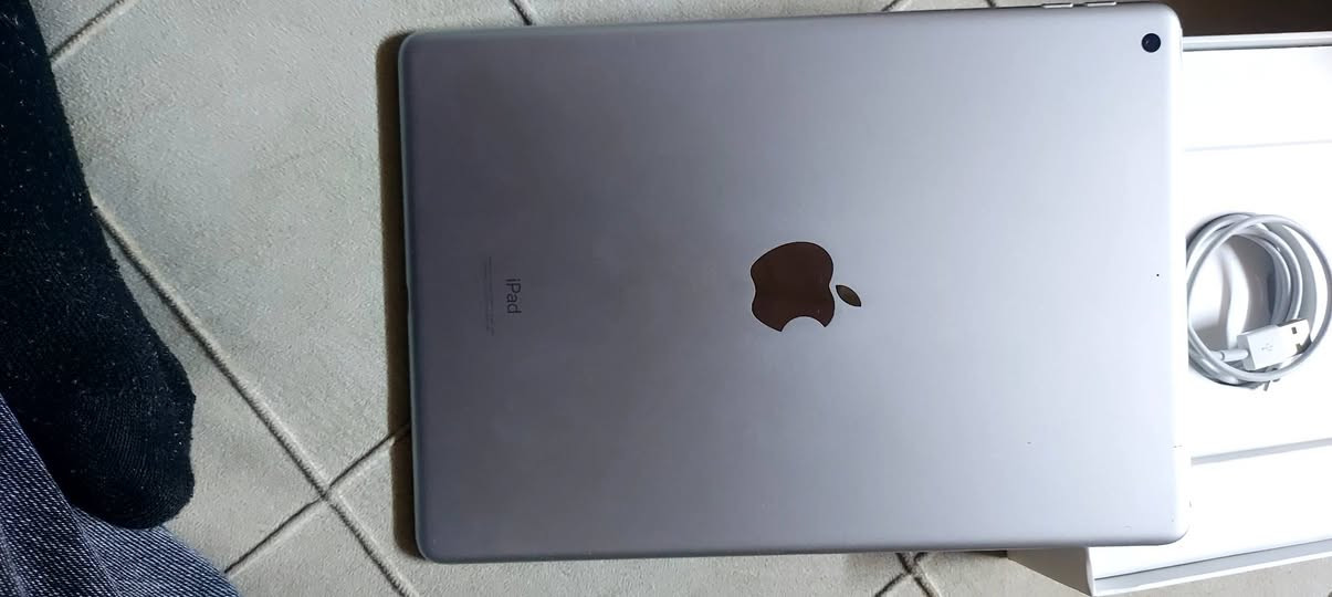 ايباد ٩ ذاكرة ٦٤. نظيف مامفتوح شرط بطارية ٨١ 
السعر ٢٠٠ الف مكاني موصل


**إذا كنت صاحب هذا الإعلان وتريد حذفه لأي سبب، رجاءا أرسل رسالة إلى الدعم الفني**