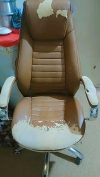 كرسي • للبيع