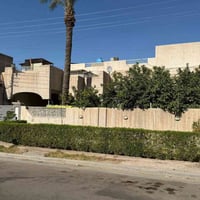 بيت للبيع ٣٢٠ متر واجهه ١٦ ونزال ٢٠ طابقين بناء كلاسك  كراج وحديقه مدخ...