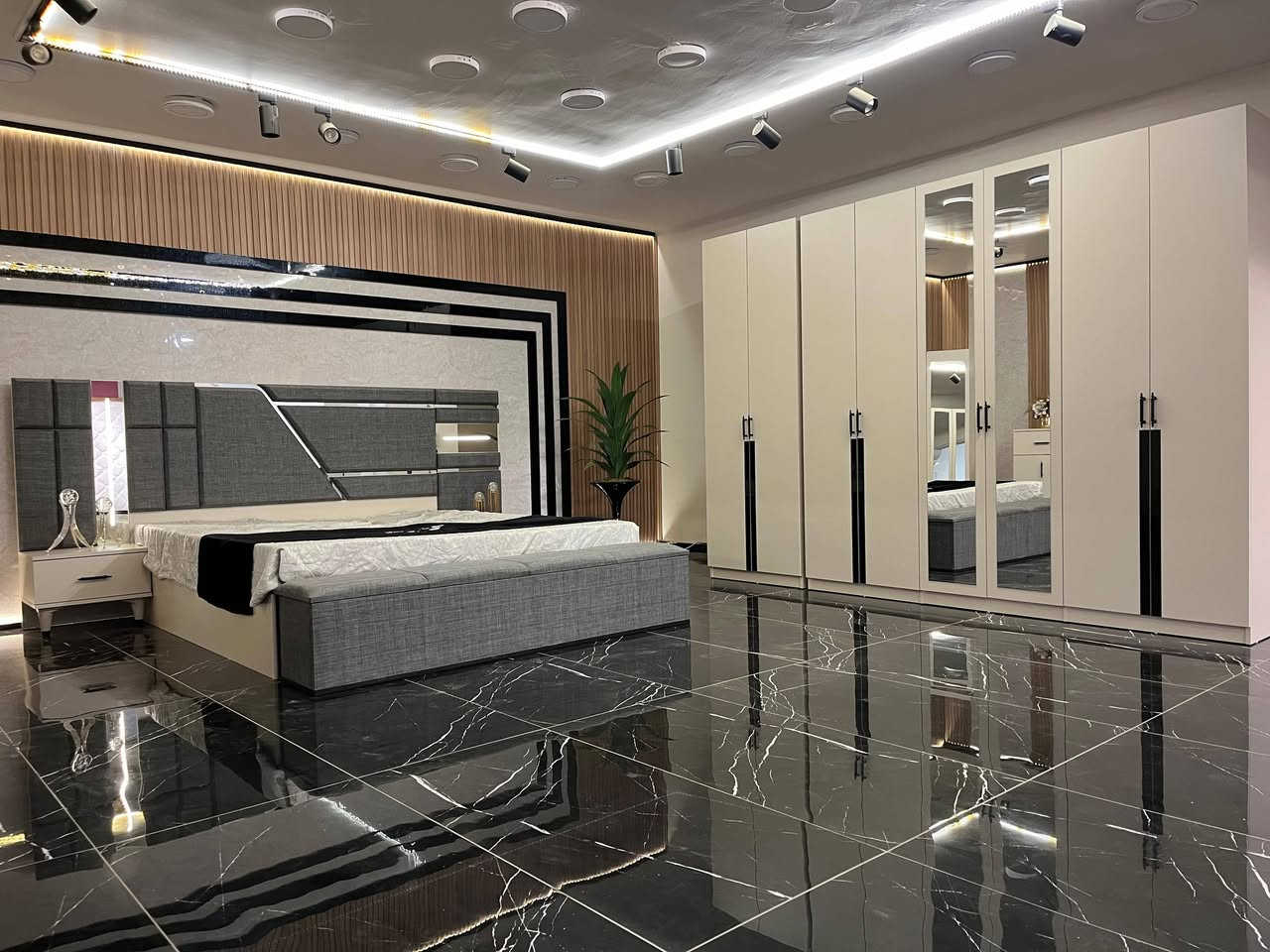 من معرض وموبليات اميد 
انسب أسعار لدينا افتر سوك بل أخير تعال يمنا وأحكم بنفسك
💥💥📣📣📣📣
يتوفر لدينا غرفة نوم 5 قطع و غرفة نوم 6 قطع وغرفة نوم 7 قطع وغرفة نوم 8 قطع وغرفة نوم 9 قطع وغرفة نوم 10 قطع وغرفة نوم 11 قطع كل موديلات غرف نوم متوفر لدينا أكثر من 200 موديل  من غرف
يتوفر لدينا غرف نوم شبايي

دوشك نفرين أكثر من 10 موديل 
دوشك نفر واحد أكثر من 10 موديل

قريولة خشب و حديد
وسفري تركي و عراقي و صيني 

تعلاكات أكثر من 21 موديل

طبلاة أكثر من 50 موديل
خماسي و ثلاثي و رباعي 

كنتور بابين و 3 أبواب و 4 أبواب و5 أبواب  و 6 أبواب 

وكاروك اكثر من 15 موديل 

مستواليت 
امرايه عمودي
ميز مكتبي 
كراسي مكتبي 
ميز طعام🍱🍜
ميز تلفزيون📺
عش مرجوحة
عش أطفال 
طخم ديوان
قريوله طابقين
زحلكيه
مرجوحة حديقه 
ميز طعام حديقه🍴

العنوان قضاء طوز خورماتو شارع عام مقابل معرض الغدير مجاور ايوب ديكورات او مجاور علي فاتح الزراعي

بإدارة
علي عباس 
***********
***********
