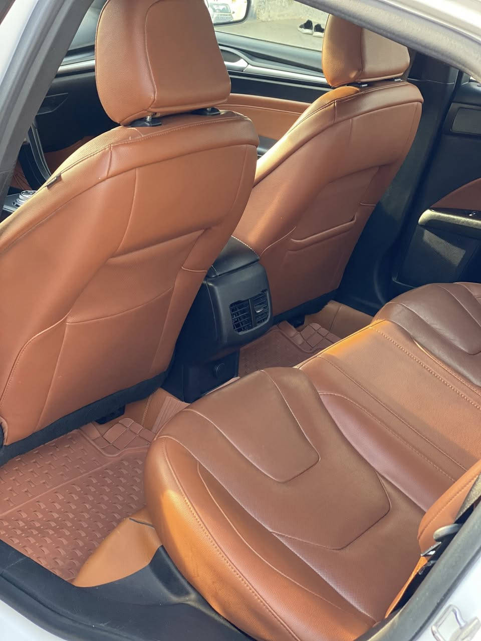 فورد فيوجن موديل 2020 تيتانيوم
١-رقم بغداد باسمي 

٢-فول مواصفات 

٣-ماشية ١٦٥ الف كيلو

٤-السيارة عليها ادامة كاملة من صدر وكير كله بالشركة 

٥-مكاني الأنبار فلوجة

للاستفسار اكثر التواصل / ***********
