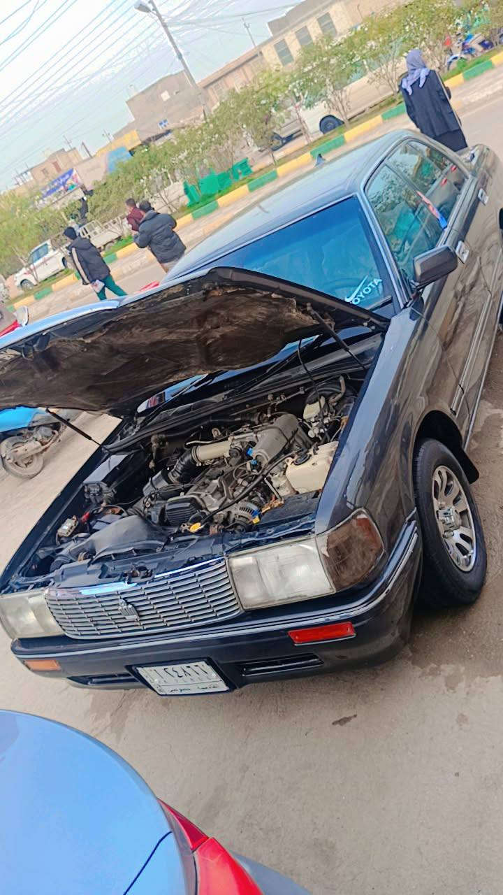 سلام عليكم 
سيارة للبيع موديل 93مكفوله كفاله عامه 
سياره ماعايزه شي مابيه اي نقص كير ومكينه وحداديه جديد تحويل ثاني يوم سياره بسمنه 
المكان رفاعي ***********
