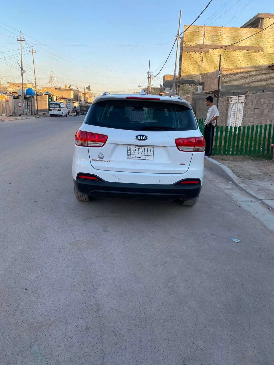 سلام عليكم كيه سورنتو لون صدفي موديل٢٠١٧ وارد امريكي اربعه سلندر نص فول قطعتين تبريد حادث بس جاملغ امامي مبدل سيارة خير من لله غير متواجد بالفيس بس ع رقمي واتساب او اتصال بغداد الاورفلي ***********
