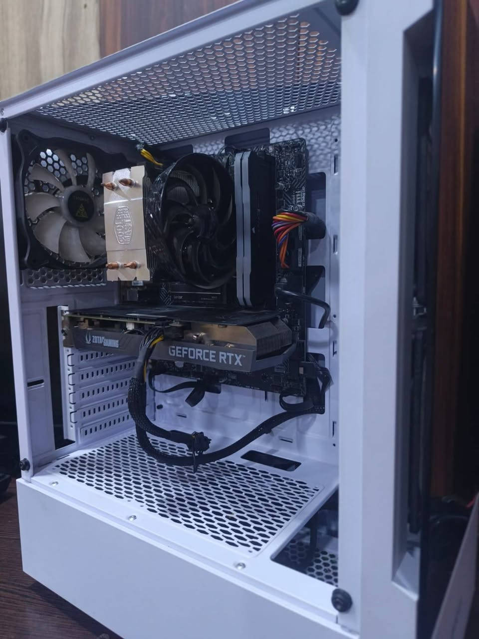 للبيع:
GFORCE Rtx3060 12G 
Mathr:msi pro H610M-G DDR4  
RAM: 2×8 16G 3600MHz corsair RGB
CPU:INTIL CORE i5:13
Rocket 650w
التخزين 1.5تيرا
السعر: مليون و 150


**إذا كنت صاحب هذا الإعلان وتريد حذفه لأي سبب، رجاءا أرسل رسالة إلى الدعم الفني**