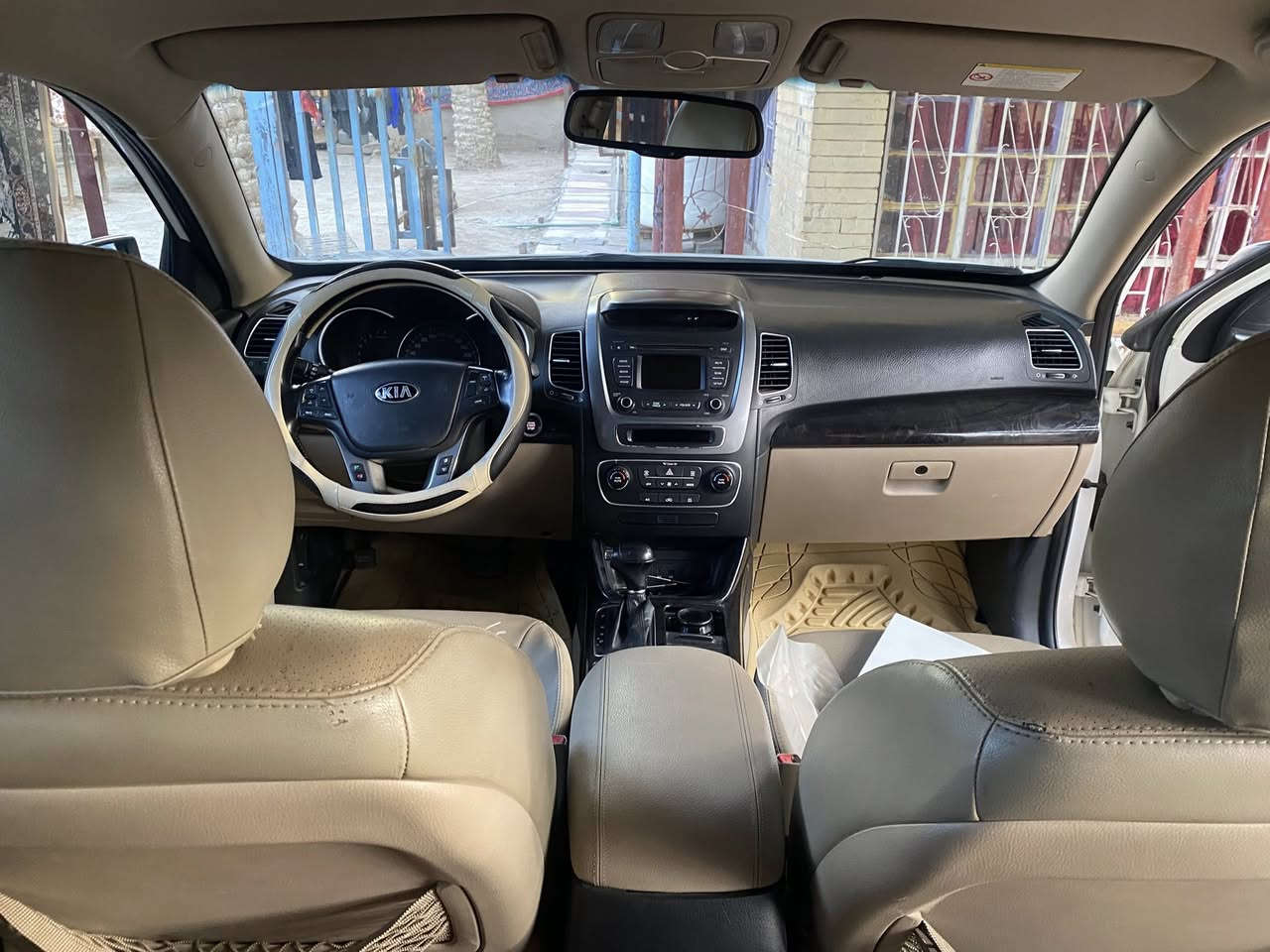 سورنتو 2015خليجي كفاله 6سلندر ١/١فول مواصفات عدا البنوراما كشنات جلد بيها ٢بصمه كتلوكات الشركه بيها ماشيه ١٣٠حقيقي الرقم لمعرفت التفاصيل 
***********
