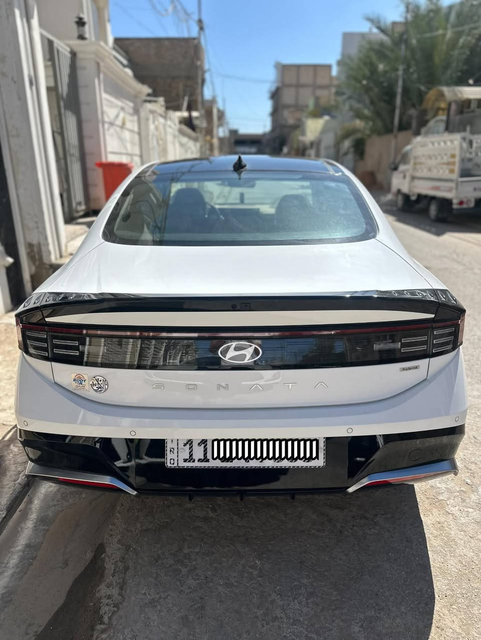 هونداي سوناتا سعر مناسب لليدور زيرو فرق عن الوكاله 15  ورقة وبيه ضمان 3
هونداي سوناتا هايبرد 2025
 HYUNDAI Sonata HYBRID  2025
☑️ خليجي 
☑️ زيرو ماشيه 787 كم متر اقل الالف 
☑️ موديل 2025
☑️ حجم المحرك  2,0L توربو
☑️ مفتاح التشغيل بصمة 
☑️ تشغيل عن بعد 
☑️ بانوراما  
☑️ دفع ثنائي FWD 
☑️ اريل نفكيتر 
☑️حساسات أمامية 
☑️حساسات خلفية 
☑️ زينون + LED متصل 
☑️ بك لايت LED متصل 
☑️ دخول بصمة ذكي 
☑️ حجم الاطار  215/55 R17
☑️ ويل كب 17
☑️ 4 دسك
☑️ حساسات ضغط الاطارات 
☑️ اشارة في المرايا الجانبية 
☑️ المرايا قابلة للطي كهرباء 
☑️عدد AIR BAG 2
☑️ هاند بريك كهرباء 
☑️ ا ABS 
☑️ دشبول شاشة ديجيتال متصل 
☑️ شاشة Apple Car play 
☑️ كاميرا دوارة 
☑️الانارة الداخلية LED 
☑️ مقود جلد حياكة 
☑️ شفتات مقود 
☑️ مثبت السرعة Cruise 
☑️ المودات والاوامر الصوتية 
☑️ا Bluetooth    
☑️شاحن هاتف Wireless 
☑️مخرج منفذ الطاقة 
☑️فحص نظام السيارة 
☑️تتسع المقصورة ل 5 ركاب
☑️المقاعد جلد قرميدي 
☑️حركة المقاعد الأمامية كهرباء 
☑️تجاوي 5 متحركة 
☑️ الايزو فكس ISOFIX 
☑️ تبريد شاشة مناخين منفصلين 
☑️ قطعتين تبريد 
☑️ أوضاع القيادة Drive Mode 
☑️ أوتو هولد Auto Hold  
☑️ نظام مانع الانزلاق 
☑️حاملات الأكواب
☑️ بردات أبواب خلفية 
☑️ تطعيم الدواخل ألمنيوم 

أبعاد ومقاسات السيارة
الطول   491  cm     
العرض  186  cm
الارتفاع 145  cm
 رقم بغداد حرة بأسمي 
للاستفسار *********** 
السعر 270 وبيه مجال
