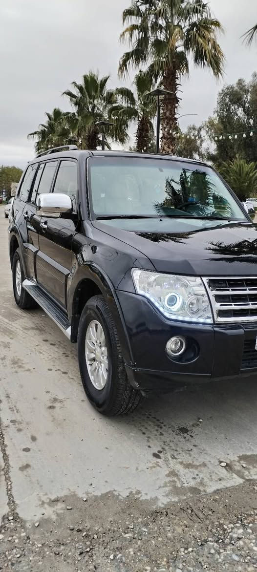 باجيرو 2010 خليجي مكفوله عدا مكانين بارد وكرت سونار مرفق ويه صور مواصفات عاديه    لون اسود ملكي حجم المحرك 3500 رقم  سليمانية دولي جديده السياره جديده مال جناي  تبريد ثلاث قطع حساسات خلفيه  تخم تاير جديد كير مكينه حداديه خير من الله    *********** ديالى بعقوبة سعر ١٤٠ $
