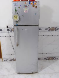 ثلجة • نظيفة