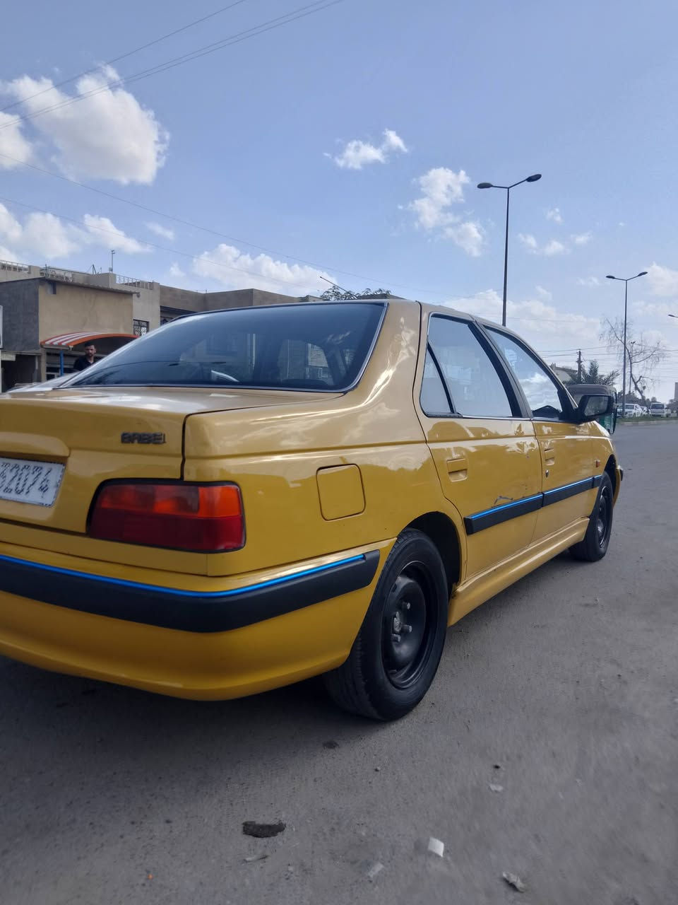 سلام عليكم البيع بيجو بارص 2015 السياره جديده كير ومكينه ومصدر جديد دواخل جدد بسمي
مصفره هيه وغرامت ارقم جديده 
العنوان بغداد 
الستفسار ***********
