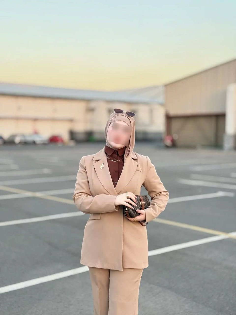 تصوير حقيقي

موديل جديد 🔥🔥🔥 
طول الستره 78 سم مبطنه
طول الكيلوت 105 سم هاي ويست    
كمر لاستيك من الخلف 
دابل ايطالي درجة اولى 
قياسات40-42-44-46-48-50
سعر البيع مع التوصيل 65 الف


**إذا كنت صاحب هذا الإعلان وتريد حذفه لأي سبب، رجاءا أرسل رسالة إلى الدعم الفني**