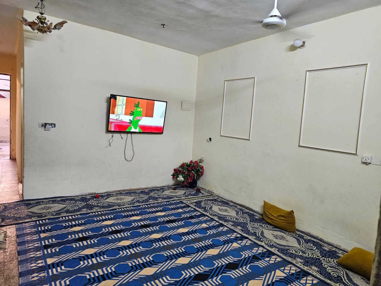 بيت زراعي حي السفير 100متر طابق واحد قريب شارع الطاقه قريب ابو علي المضمد ماء خابط وحلو شارع مقرنص
*********** طابو زراعي
