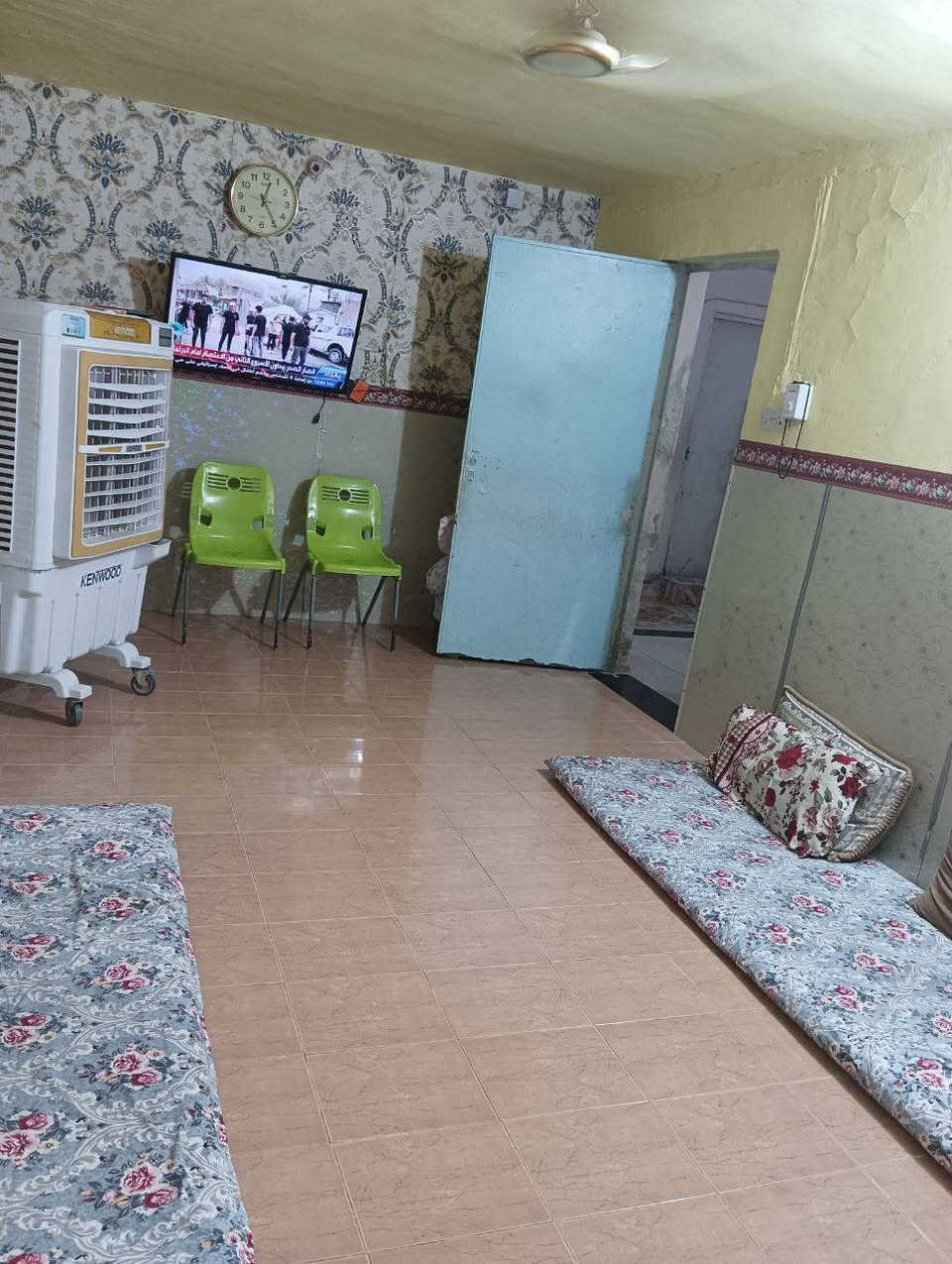 السلام عليكم.. مكلفة بالنشر.. بيت للبيع  بالحبانية السيسي بسعر ١٠ ميلون وبي مجال 
ملاحظة // الصور قديمه.. الان البيت متروك ويحتاج ترميم للاستفسار اكثر مراسلة الخاص


**إذا كنت صاحب هذا الإعلان وتريد حذفه لأي سبب، رجاءا أرسل رسالة إلى الدعم الفني**