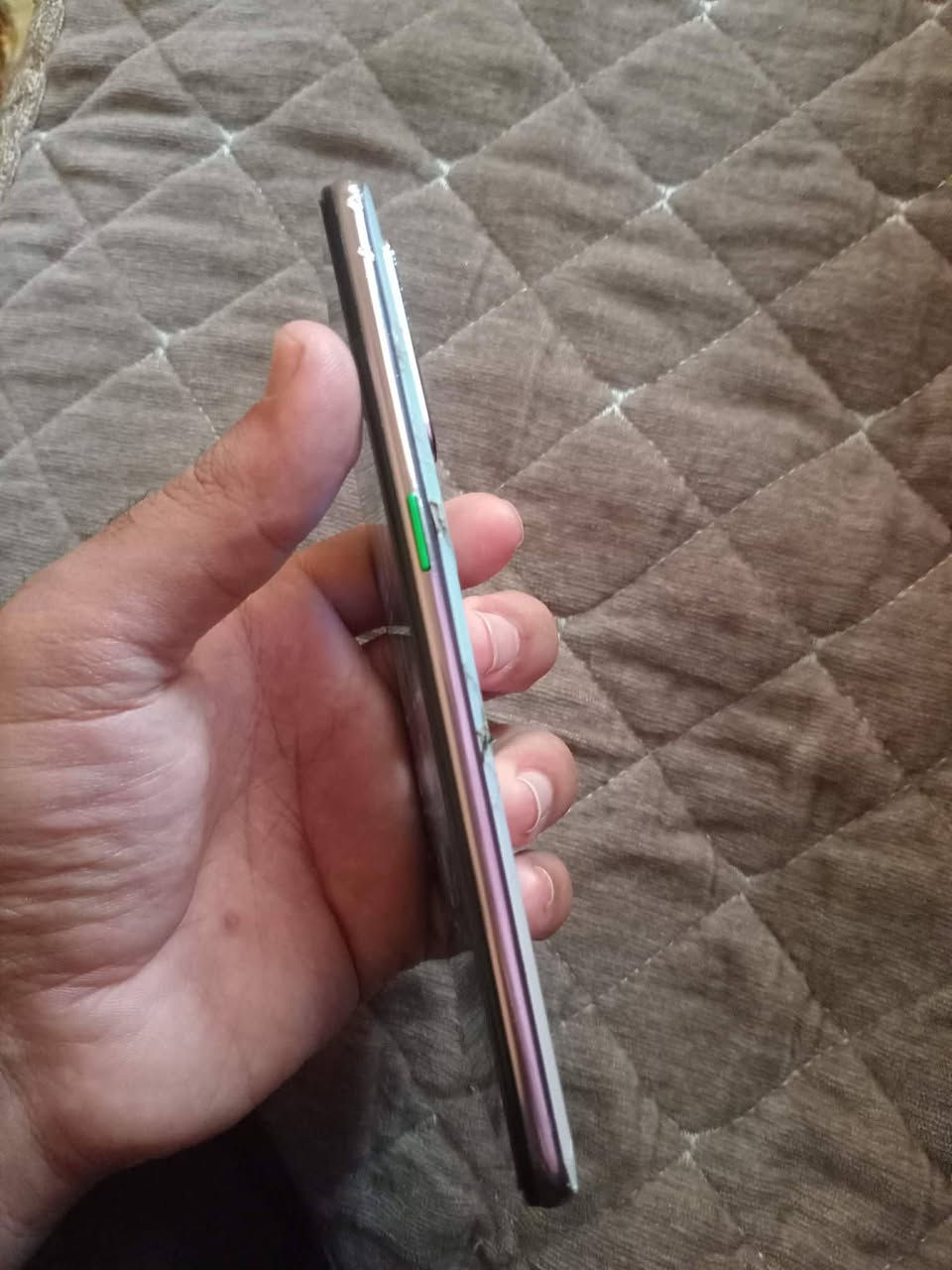 متاح 
OPPO Reno3 5G
مواصفاته داخل المنشور 

فقط هذا الكسر بالقبق والجامه مال كامره 
و اللمس بي فطر الجهاز ممفتوح مامبدل بي شي بالشرط بصمة ليزري بالشاشه بصمة وجه كله شغال جهاز سلس مراوس حسب القناعة ***********واتساب هم بي
