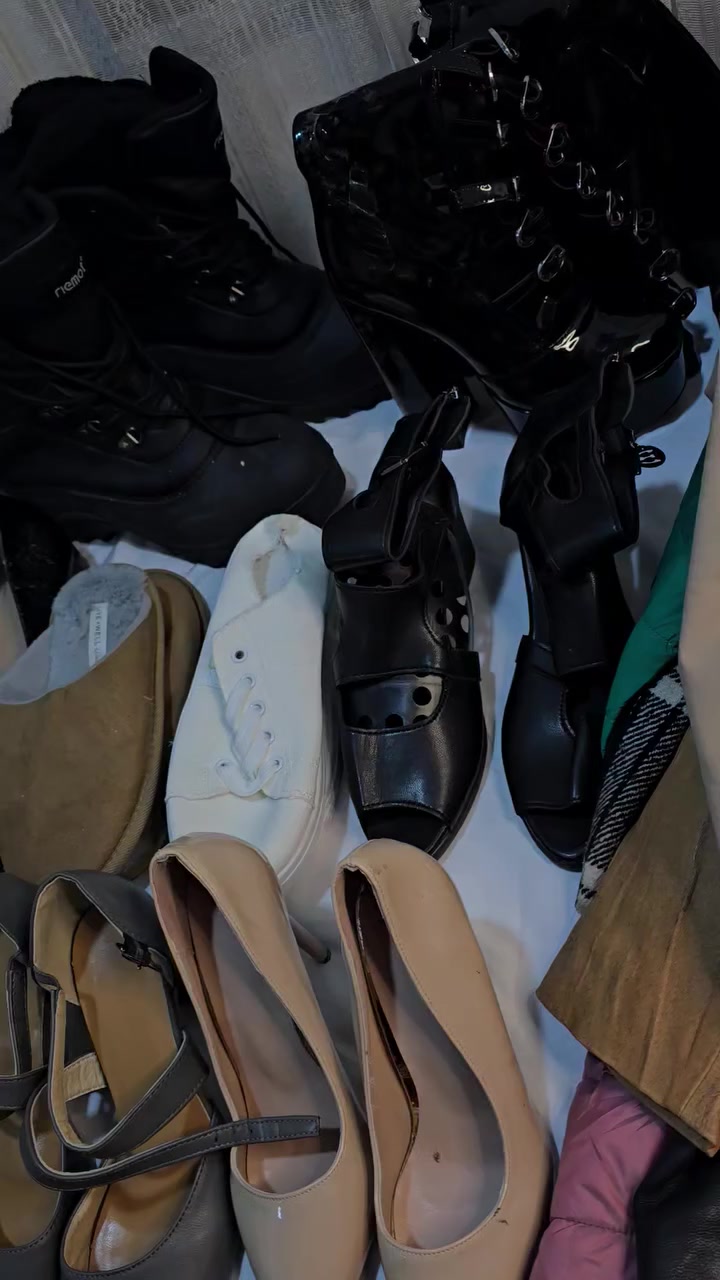 السلام عليكم
شلعه القطعه بس الفين دينار احذيه ٢٥ وقماصل حوالي ١٨ قطعه  منوع  البيع كلهم الي يحب يتواصل خاص اكو توصيل كربلا ومحافضات


**إذا كنت صاحب هذا الإعلان وتريد حذفه لأي سبب، رجاءا أرسل رسالة إلى الدعم الفني**