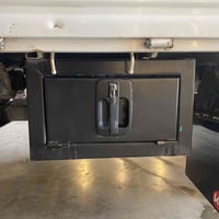 صندوك حديد + صندوك بلاستك السعر ٧٥ ٠٧٧٠٠٧٨٠٩٦٨