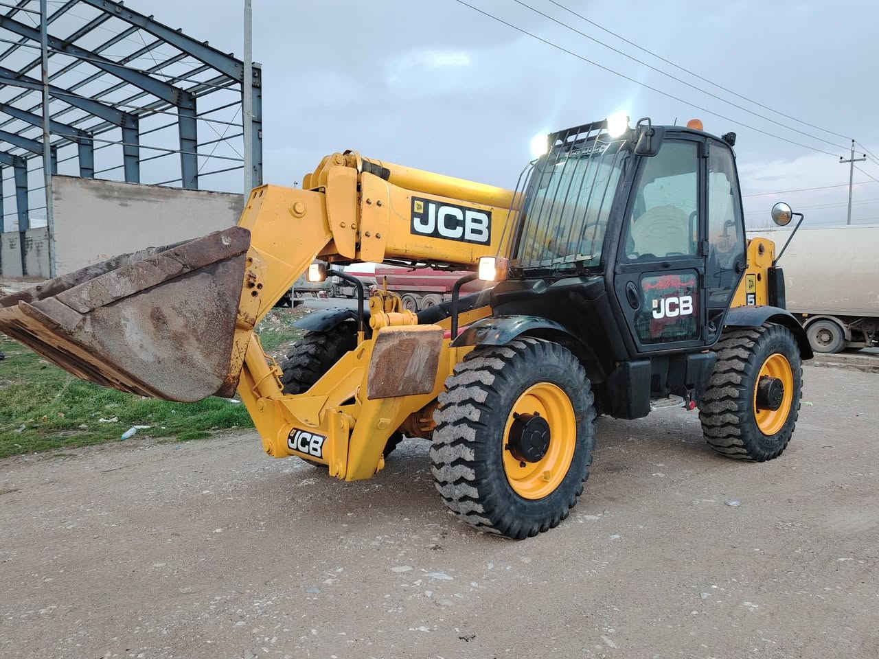 بەناوی خوای گەورەشۆفڵ سڵاید 2004
تایەو ویلی 25
مەکینەو گێڕی زۆر پاکە
ماڵێکی پاکو جائیزە
لە سلێمانییە ژت***********
ژت***********
