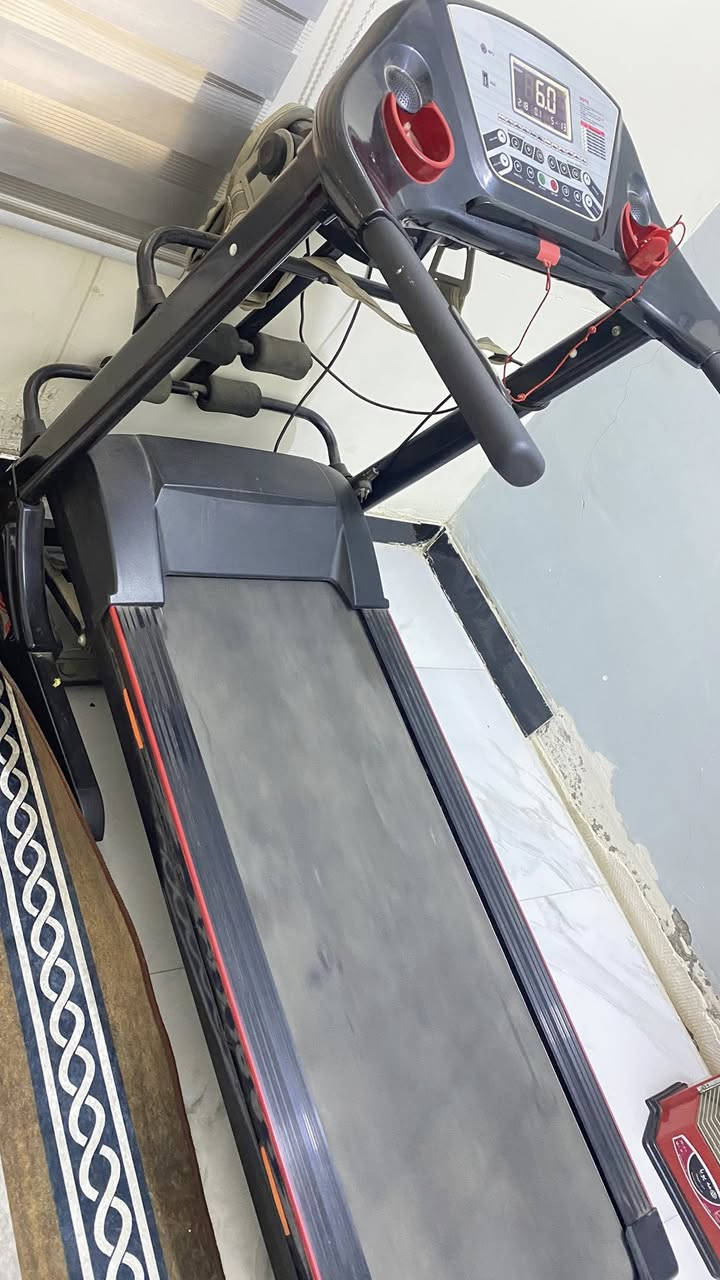 جهاز جري جبلي
لأصحاب الأوزان العالية والمهتمين بالرشاقة، متوفر الآن جهاز جري "جبلي" بمواصفات متينة مع جهاز حارق شحوم (رجّاج) 

1️⃣ مواصفات جهاز الجري:
• قوة التحمل: يتحمل لغاية 150 كغم.
• النوع: جبلي (يتحمل تشغيل مستمر ومريح للمفاصل).
• النظافة: مستخدم نظافة 100% وجاهز للاستخدام الفوري.
2️⃣ جهاز حارق الشحوم (Vibration Machine):
• يعمل على تحريك الدورة الدموية وتكسير الدهون العنيدة.
• مكمل مثالي بعد تمرين الجري لشد الجسم.

• السعر الكلي: 300 ألف 
• الموقع: بغداد - المشتل.
• ملاحظة: التوصيل غير متوفر، الاستلام من موقعي في  بغداد المشتل


**إذا كنت صاحب هذا الإعلان وتريد حذفه لأي سبب، رجاءا أرسل رسالة إلى الدعم الفني**