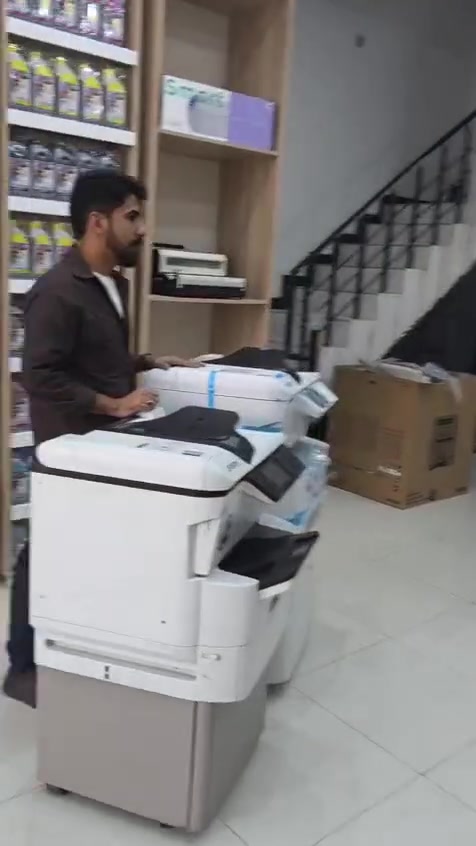 🔥 الأسطورة تجددت.. البديل الأحدث والأقوى وصل! 🔥
نقدم لكم طابعة Epson EM C8100 الجديدة كلياً 🖨️✨
نفس القوة التي تثق بها، لكن مع ترقيات مذهلة تضمن لعملك إنتاجية لا تتوقف:
✅ سرعة وكفاءة أعلى لتنجز مهامك المكتبية بلمح البصر.
✅ توفير أكبر في استهلاك الحبر لتقليل تكاليفك لأقصى حد.
✅ تصميم عملي وأداء يتحمل أقصى ضغوط العمل، الخيار الأمثل للشركات والمدارس والمكاتب.


**إذا كنت صاحب هذا الإعلان وتريد حذفه لأي سبب، رجاءا أرسل رسالة إلى الدعم الفني**