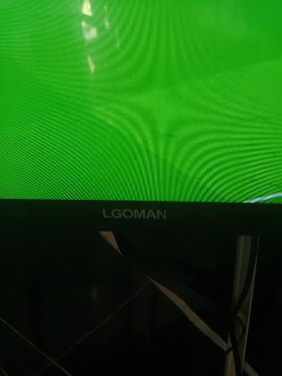 السلام عليكم أربع شاشات حجم 45 ضد الكسر ضمان سنتين مكاني بغداد الحبيبيه ***********
