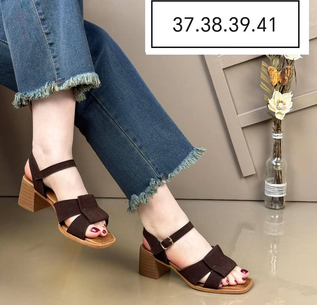 فلوريتان طبي خفيف ريشه
كعب صاج ايطالي ارتفاع 5cm
القياسات داخل الصور
سعر القطعه 23 الف فقط
...
وتساب ***********
