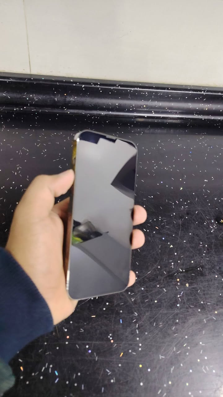 ١٣ برو ماكس امريكي جهاز نضيف بطاريته ٨٣  بلاد مامبدل ولا قطعه كلشي شغال فيس ايدي شغال كلشي ذكرته ٢٥٦ بدون غراض فقط جهاز مكاني كربلاء سعره ٦٢٥ وبيه مجال بسيط***********وتساب
