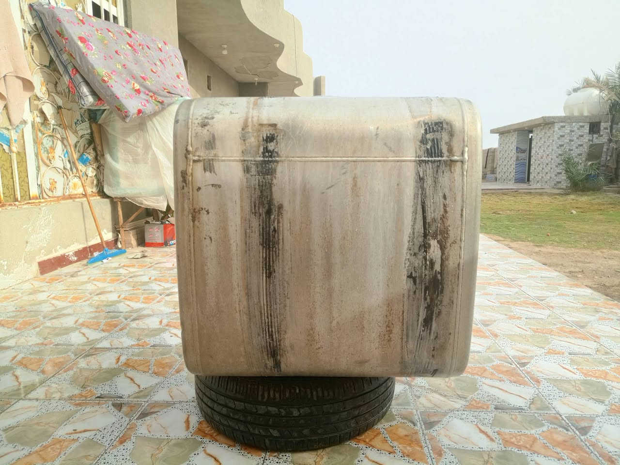 السلام عليكم تانكي البيع 320لتر السعر خاص رقم الهاتف ***********
