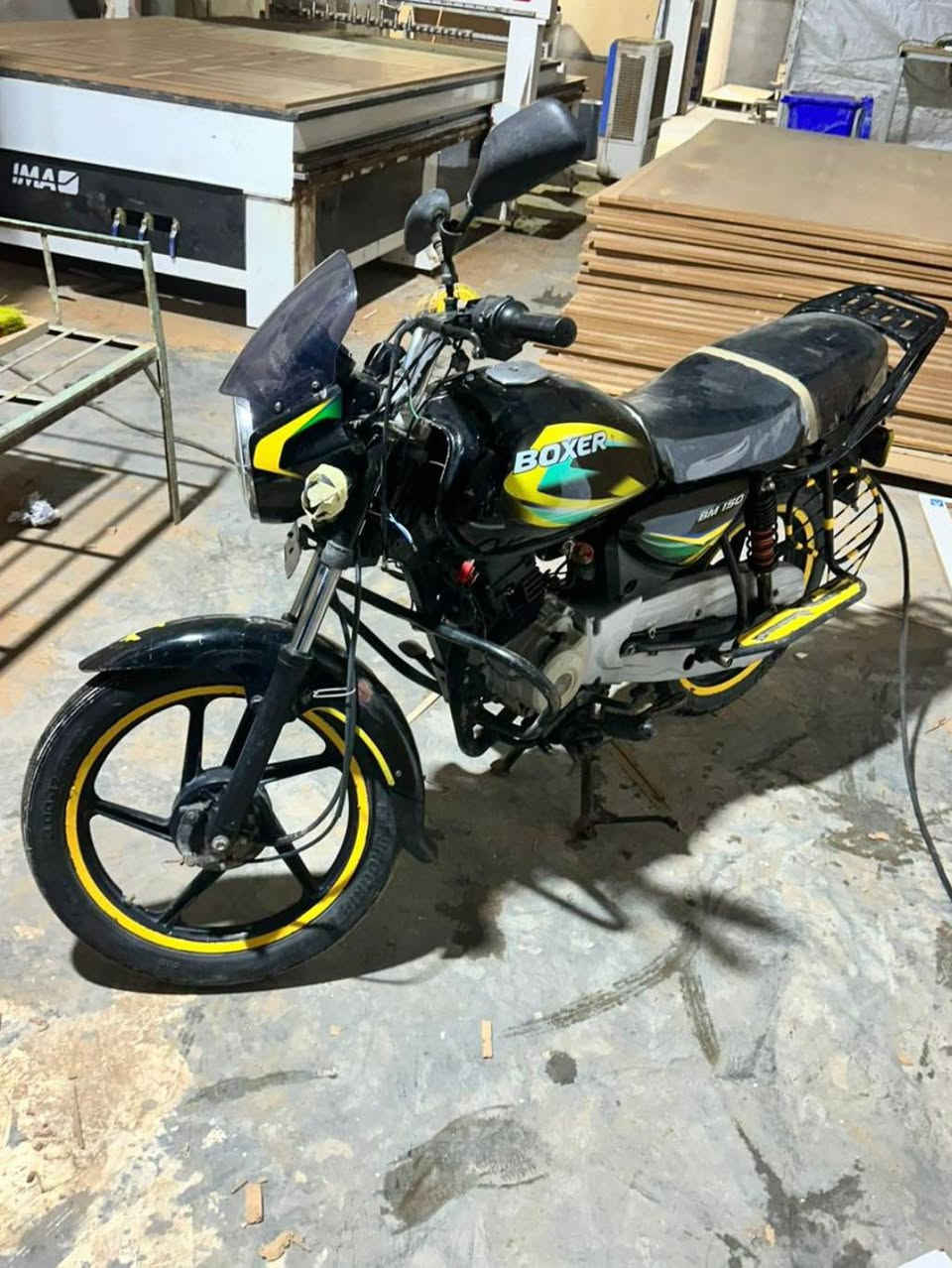 السلام عليكم دراجه بوكسر مديل 19
 5 كير 
دراجه خير من 
 اوراقهه كامله 
مابيها نواقص كامله 
 العنوان ديالى خان بني سعد ***********
متواجد خاص و واتساب
