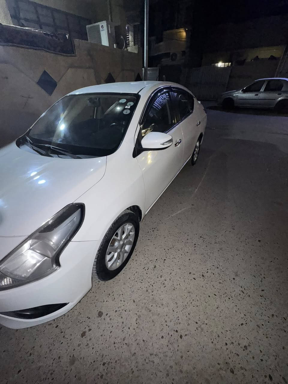 سلام عليكم  سياره نيسان سني مصري  موديل 23 بصمه بلاديه تبريد موس  قطعتين  اربعه جام كهرباء  داخل اسود شاشه بلاديه  كامره  سياره بسمي  مكفوله من تبديل وصبغ  وضربه  تخم تاير جديد   دوشمه جديده   بيها قطعتين بارد كلش زغار  مكان سياره بغداد الزغفرانيه ***********
السعر 120وبيها  مجال كلش قليل  سياره ماشيه 51 كيلو متر
