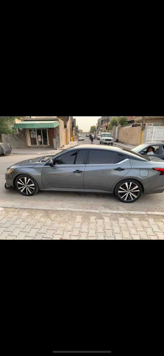 السلام عليكم

نيسان اليتما موديل 2020 للبيع

وارد امريكي حادثها جاملغات امامية وبند 

مواصفات SR فول عدة الفتحة

سعر 133 بيع مستعجل
***********
