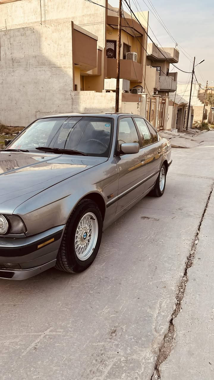 السلام عليكم
بي ام 525موديل 93صبغ جماليه بدون ضررسياره جاهزه بدون اي مصرف شرط الوكاله اوالتحويل مكان السياره موصل 
السعر 63 
الشاري بيه مجال***********
