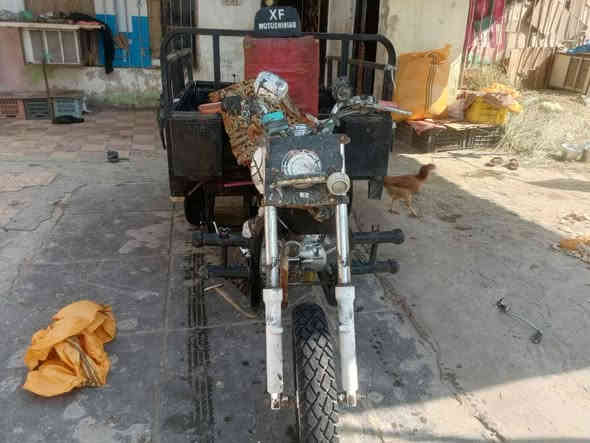 السلام عليكم شباب ستوته امتيار اوراق اللبيع موديل 2014 ستوته مكينه كارتون شاصي نضيف كهربائيات كلهن شغاله مكاني شافي سعر 900 وبيها مجال شراي يجي خاص هاذ رقم تليفوني *********** موجوده واتساب
