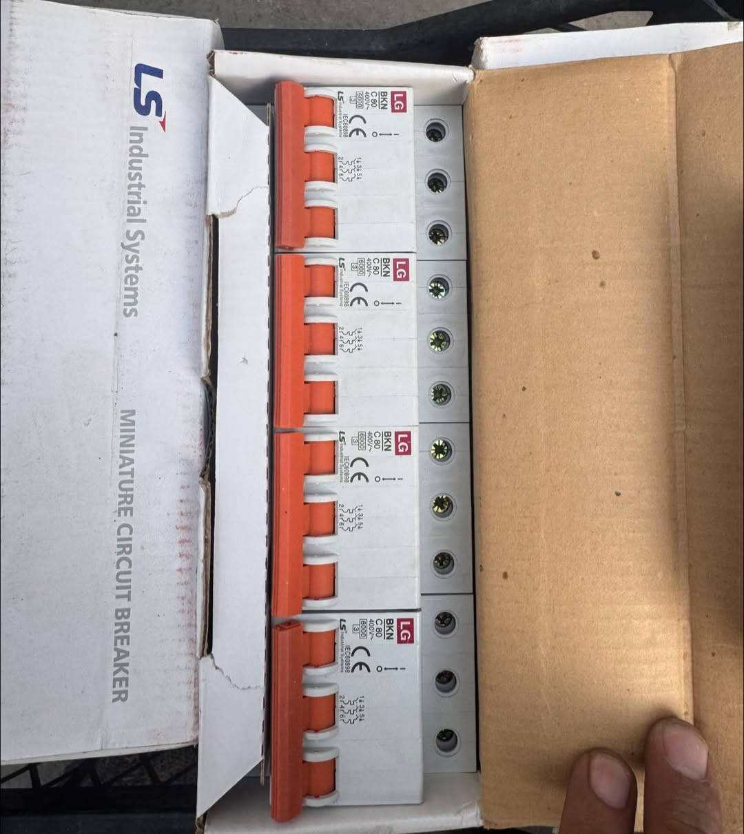 السلام عليكم يتوفر
جوزات +منيجرات بالة أصلي 

مفردة أصلي 👈٢٠٠٠ ألفين 👉

ثنائي اصلي 👈٣٥٠٠ ألف 👉

ثلاثي أصلي ٨٠ /١٠٠ /١٢٥ أمبير 👈٥ الاف 👉

                                  

بغداد

عكد النصارى 

وتوجد خدمه توصيل 

***********
