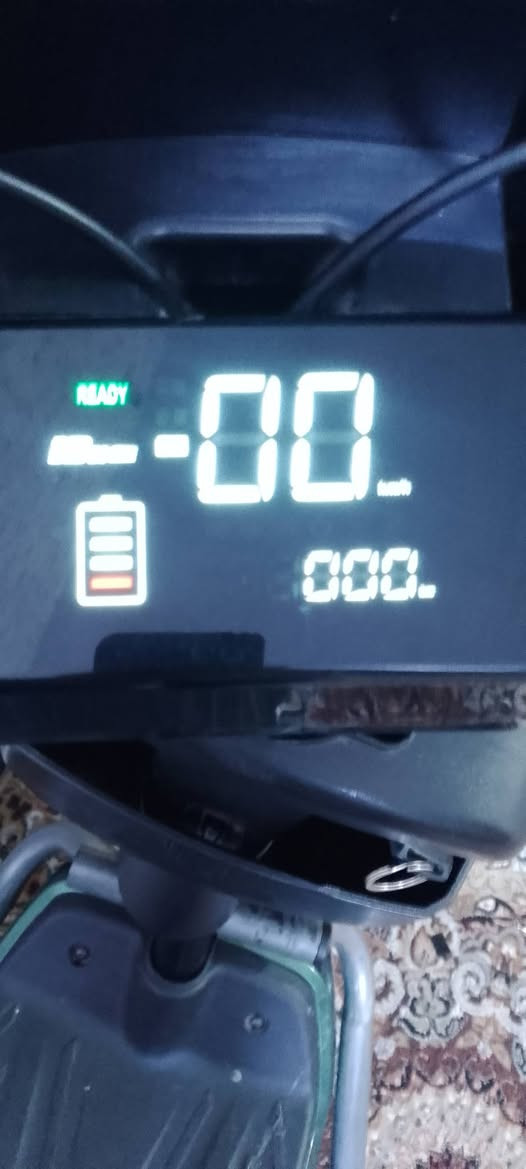 السلام عليكم درجه البيع نضيفه أربع بطاريات دراجه تشتغل وما ناقصهه شي كامله 3 سرع  هورن اشاير يمنه ويسره لايت كلهن يشتغل سعر ب360وبيه مجال ***********
