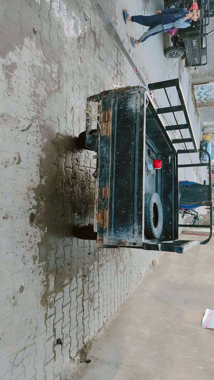 سلام عليكم ستوته للبيع نضيفه مكينه ٢٥ مكانهه نجف السعر ٨٥٠  بدون أوراق وشرياي بيهه مجال ***********
