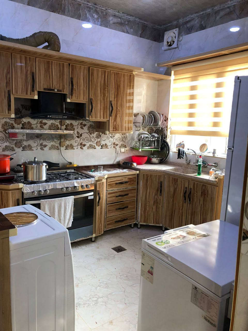 📢( إعلانـــ  إعلانــــ ) 📢
📢 دار للـبيـــع بناء حديث ملك صرف 
◾️ العنوان/ حي الكندي الثانيه بعد جامع دكتور مقبل 
◾المساحة 150 متر واجهه 7.5
◾️طابق الاول غرفتين نوم وهول واستقبال ومطبخ
     وصحيات 
◾الطابق الثاني 4 غرف نوم  وصحيات     

◾ لمعرفة الاسعار وباقي العروض على رابط التلكرام 
  https://t.me/+qTZcegvM12c4NmNi 

☑️ للاستفسار مــراجعــــة #مكتــــب_البـحريـــن
حــــي الحدبــــاء قــــرب مرطبــــات البحريــــن
او الاتصــــال علــــى الارقـــام : 
      ***********
📞‏ *********** ‏
