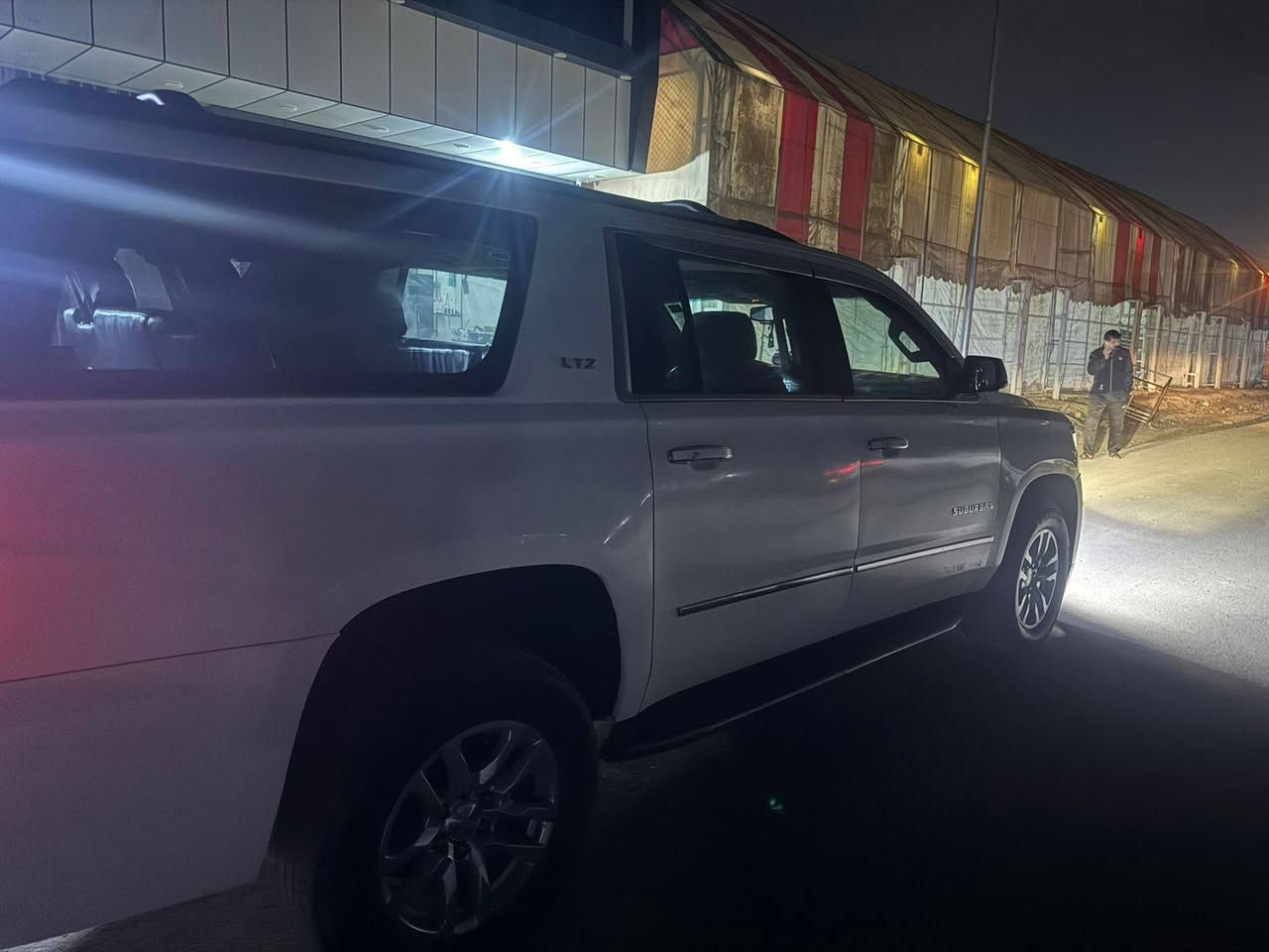 مكان السيارة موصل تلعفر
🔸شوفرليت سوبر بان 

🔸مصبوغة ابيض حزام لغرض تكسي اصل لون اسود 

🔸موديل 16

🔸سياره فول مواصفات LTZ

🔸ضرر باب جامرلغ

🔸ماشيه 435 الف ميل  
سعر مطلوب (250) بيها مجال قليل كلش 
   🔸***********
🔸***********
