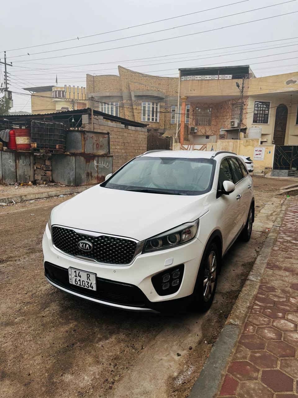 السلام عليكم اللبيع سورنتو موديل 2018 وارد خليجي مكينه (6سلندر 3500) كفاله من الضربه والصبغ والتبديل الرقم البصره بسمي سنويه مجدده تحويل ثاني يوم 
مكينه جديده وكير نضيف 3 قطع تبريد  السياره بصمه تشغيل بصمه ابواب كشنات كهرباء نضام ترحيب عند الاقتراب مري شفط لد امامي نهاري  صندوق كهرباء  شاشه الاصليه تبريد شاشه 7راكب بردات خلفيه بلاديه
السعر 238 ورقه وبيهاا مجال قليل الاستفسار اتصال على الرقم *********** العنوان البصره المركز البصرة, العراق
