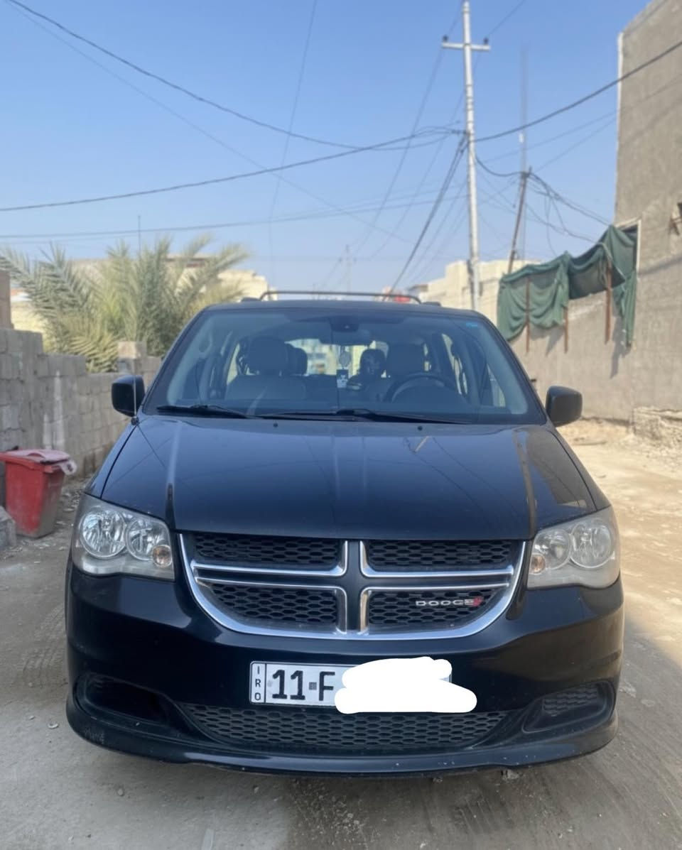 سلام عليكم 
دوج كرفان ٢٠١٩ رقم بغداد الدولي السيارة خليجية
بالعراق تبديل باب الصدر وباب السلايت الايمن تبديل فقطط 
وكشنات VIP سياحي منفصل ثلاث قطع تبريد
محرك V6 3600
شاشة بلادية
ونضام ايكو 
ومانع انزلاق
وتشغيل عن بعد
مكاني بغداد الحرية
السعر180 وبيها مجال 
رقم الهاتف: ***********
واتساب:***********

