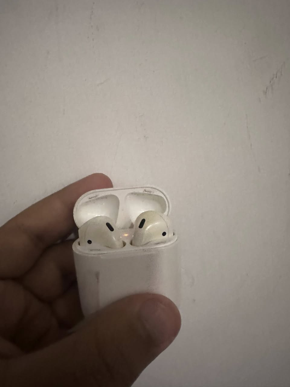ايربود v1
صح قديم بس شغاله وتحتاج تنظيف صوت متوسط 
مراوس باندرويد او 50الف


**إذا كنت صاحب هذا الإعلان وتريد حذفه لأي سبب، رجاءا أرسل رسالة إلى الدعم الفني**