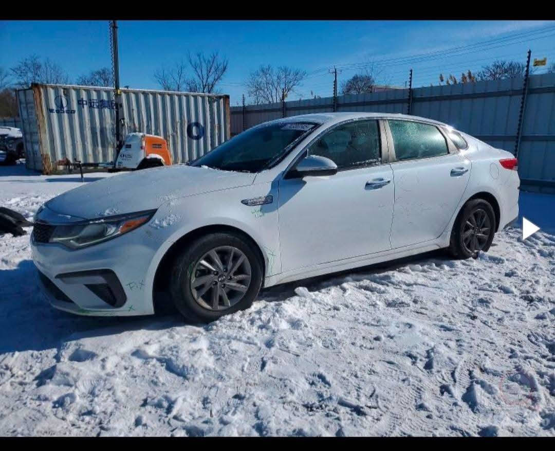 سلام عليكم 
كيه وبتيمه وراد مريكي موديل ((2020))
(رقم ربيل تحويل لو وكاله حاضر)) كفاله من ضربه وتبديل كله اليبل واحد مكينه وكير وحداديه وطخم تاير وكهريات كله شغاله داخل جديد مكان سياره بصره سعره((128)) وبيه مجال ))((***********)))((***********)))
