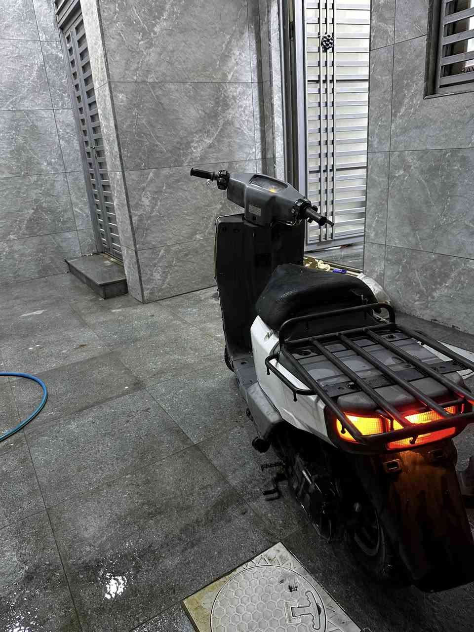 بيكم للبيع دراجته مجفته  رايدها ب ميتين  قفل

0780 865 5928
