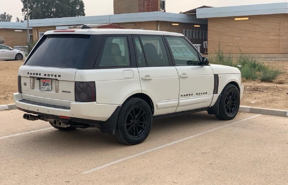 للبيع او المراوس
رانج روفر فوك موديل ٢٠٠٥ كركوك بيها نقص بالاضبارة  
ملاحظة (وهسه المرور فاتحين  تسجيل جديد لمدة شهر  )
السيارة  گير اوتماتيك و محرك ٨ سلندر  ٧٤٤ متياز BMW داينمو ماء بلادي  .
السعر٧٥ $ وبيها مجال 
مكان السيارة في الفلوجة
للتواصل، واتساب  [***********].
